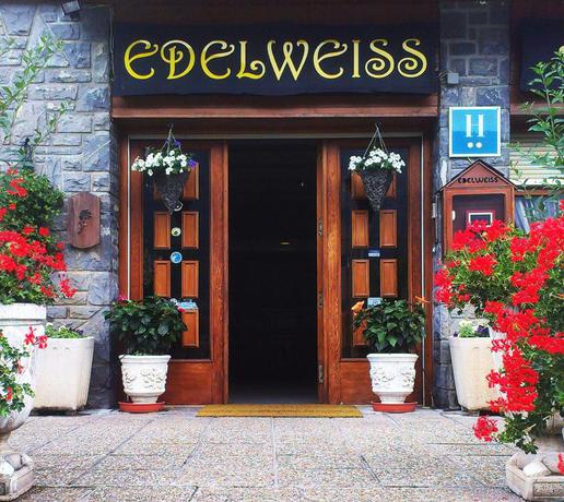 Imagen de los exteriores del Hotel Edelweiss, Torla. Foto 15