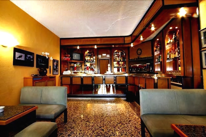 Imagen del bar/restaurante del Hotel Edelweiss, Torla. Foto 5