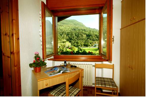 Imagen de la habitación del Hotel Edelweiss, Trepont. Foto 2