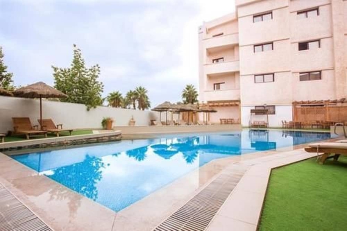 Imagen de la piscina del Hotel Eden Airport. Foto 16