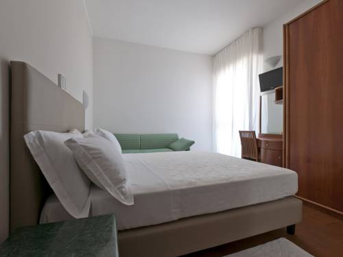 Imagen de la habitación del Hotel Eden, Alba Adri&aacute;tica. Foto 6
