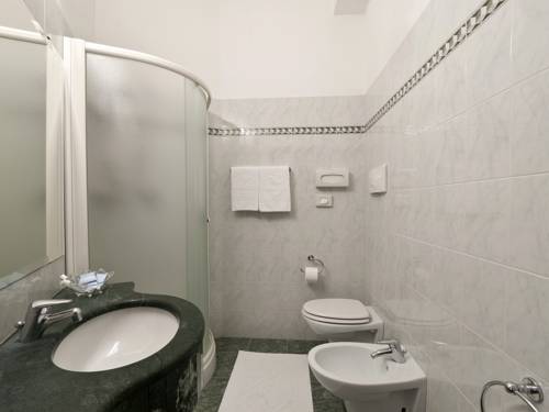 Imagen de la habitación del Hotel Eden, Alba Adri&aacute;tica. Foto 7