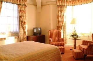 Imagen de la habitación del Hotel Eden Arms. Foto 3