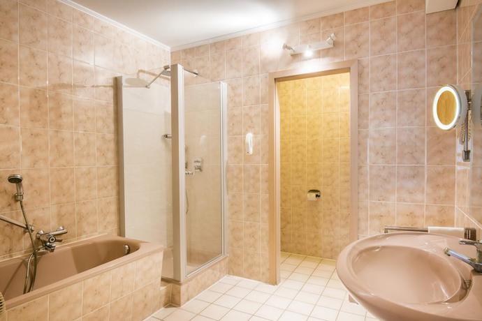 Imagen de la habitación del Hotel Eden Au Lac. Foto 7