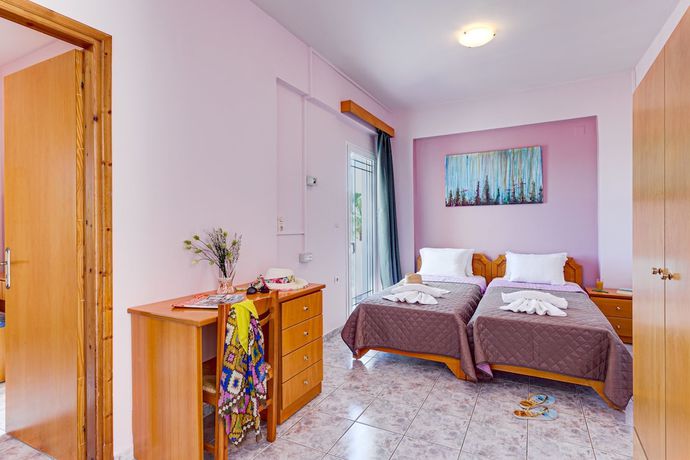 Imagen de la habitación del Hotel Eden Beach. Foto 3