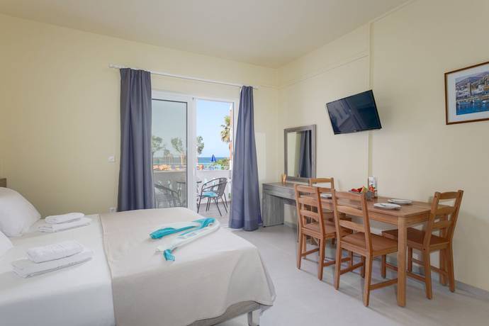 Imagen de la habitación del Hotel Eden Beach. Foto 9