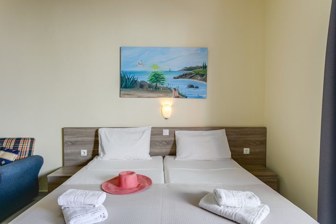 Imagen de la habitación del Hotel Eden Beach. Foto 11