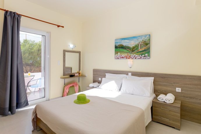 Imagen de la habitación del Hotel Eden Beach. Foto 15