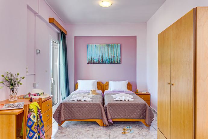 Imagen de la habitación del Hotel Eden Beach. Foto 16