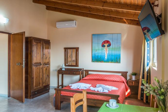 Imagen de la habitación del Hotel Eden Beach. Foto 19