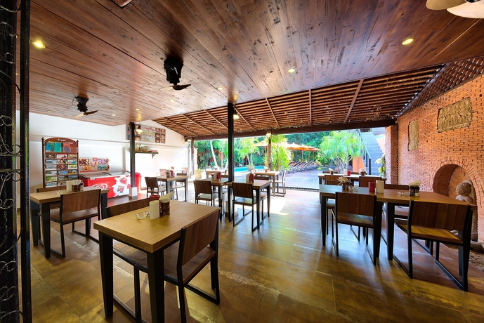 Imagen del bar/restaurante del Hotel Eden Bungalows. Foto 2