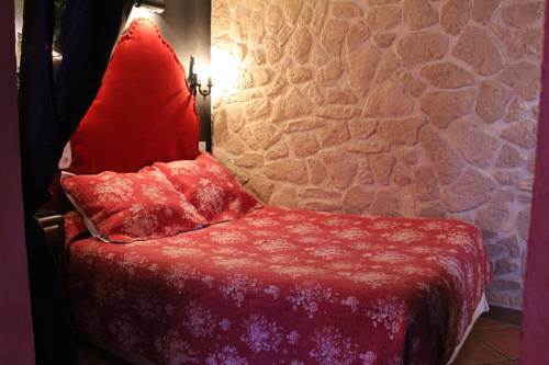 Imagen de la habitación del Hotel Eden Cassis. Foto 9