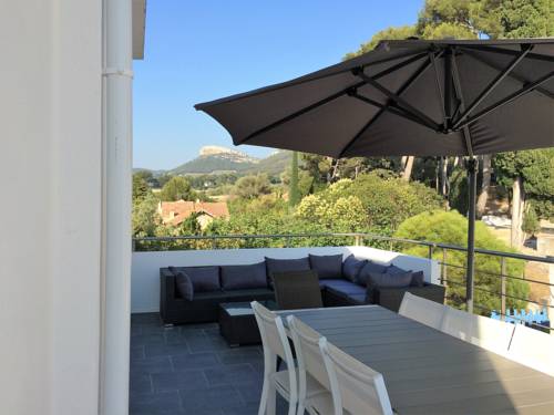 Imagen de la habitación del Hotel Eden Cassis. Foto 10