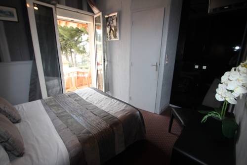 Imagen de la habitación del Hotel Eden Cassis. Foto 13