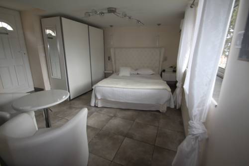 Imagen de la habitación del Hotel Eden Cassis. Foto 14