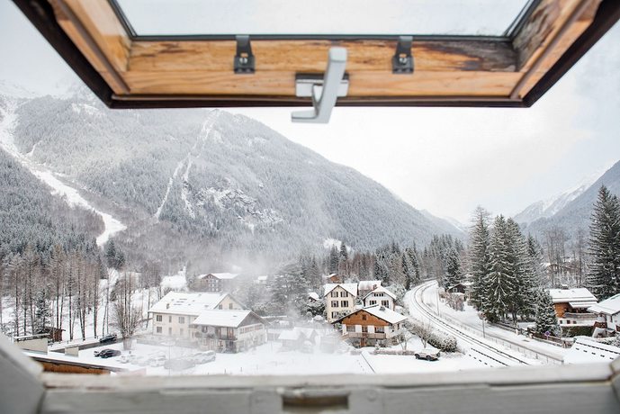 Imagen de la habitación del Hotel Eden Chamonix. Foto 10