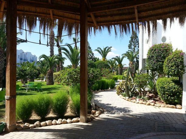 Imagen de los exteriores del Hotel Eden Club Skanes. Foto 5