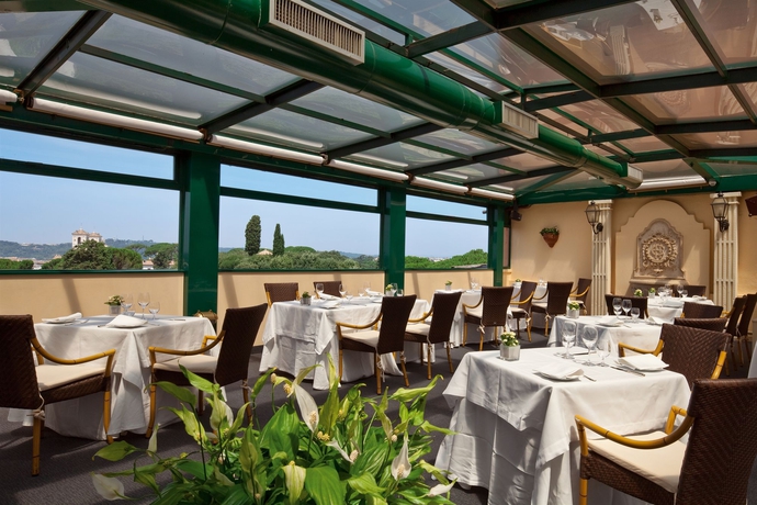 Imagen del bar/restaurante del Hotel Eden - Dorchester Collection. Foto 2