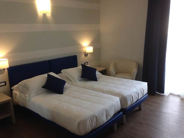 Imagen de la habitación del Hotel Eden Garda. Foto 6