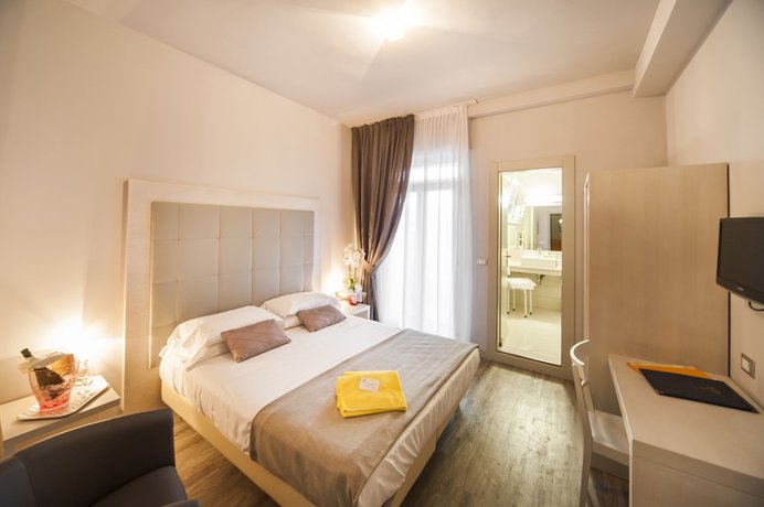 Imagen de la habitación del Hotel Eden Garda. Foto 7