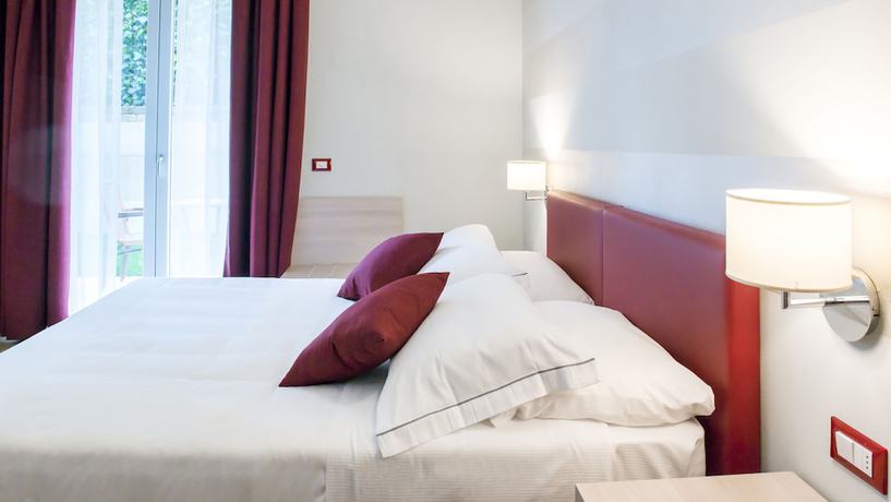 Imagen de la habitación del Hotel Eden Garda. Foto 10