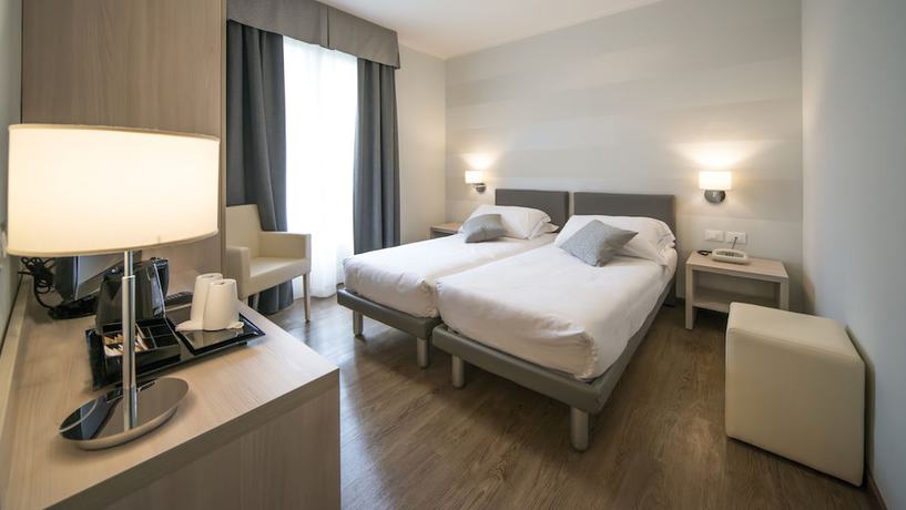 Imagen de la habitación del Hotel Eden Garda. Foto 11