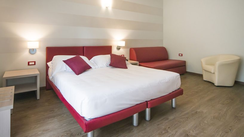 Imagen de la habitación del Hotel Eden Garda. Foto 18