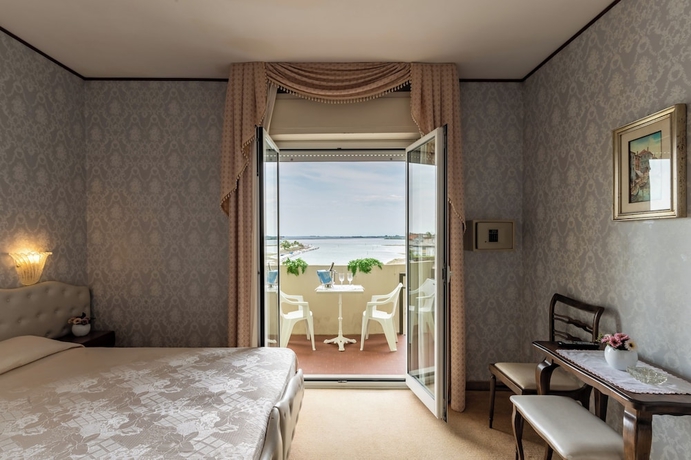 Imagen de la habitación del Hotel Eden, Grado. Foto 8