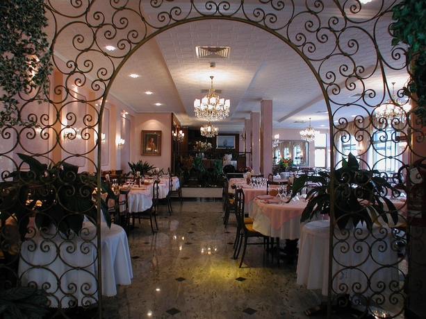 Imagen del bar/restaurante del Hotel Eden, Grado. Foto 4