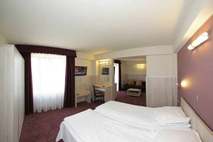 Imagen de la habitación del Hotel Eden Grand Resort. Foto 23