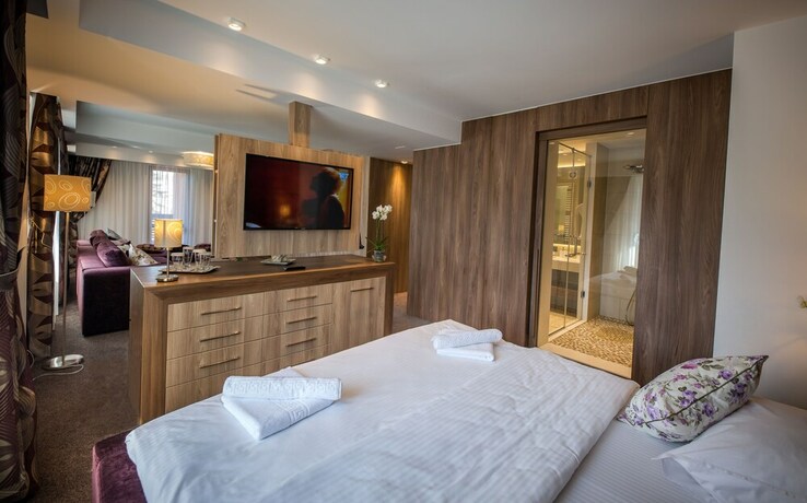 Imagen de la habitación del Hotel Eden Grand Resort. Foto 24