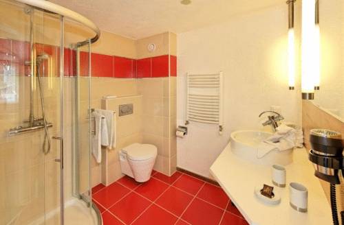 Imagen de la habitación del Hotel Eden, Gr&auml;chen. Foto 14