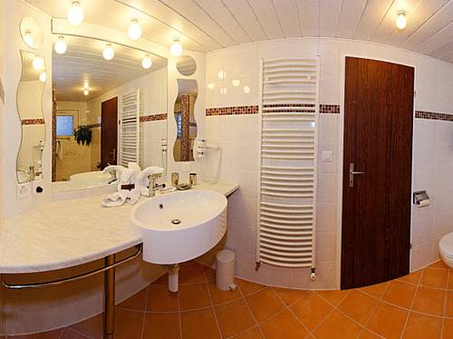 Imagen de la habitación del Hotel Eden, Gr&auml;chen. Foto 15