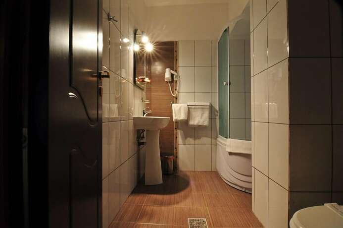 Imagen de la habitación del Hotel Eden, Iasi. Foto 7