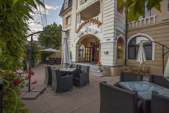 Imagen de los exteriores del Hotel Eden, Iasi. Foto 16