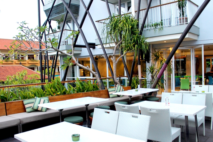 Imagen del bar/restaurante del Hotel Eden Kuta Bali. Foto 3