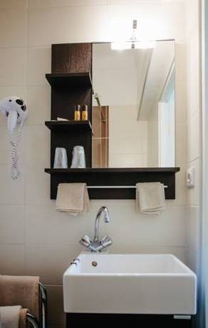 Imagen de la habitación del Hotel Eden - La Baigneuse. Foto 4