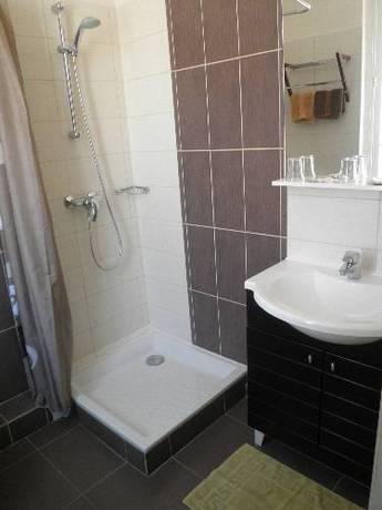 Imagen de la habitación del Hotel Eden - La Baigneuse. Foto 14