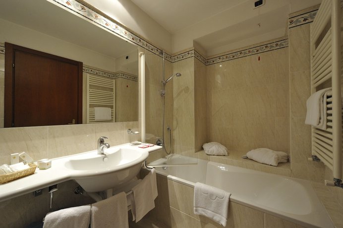 Imagen de la habitación del Hotel Eden Levico Terme. Foto 13