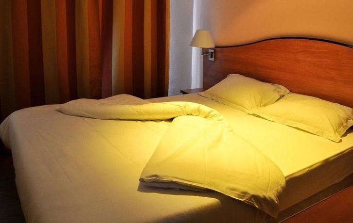 Imagen de la habitación del Hotel Eden Montmartre. Foto 4