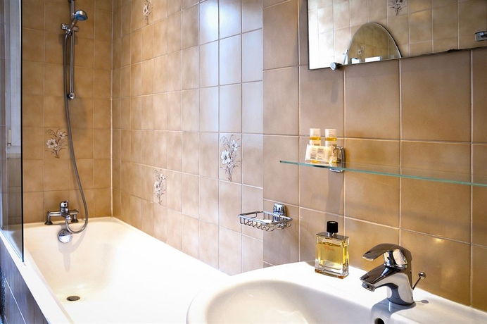 Imagen de la habitación del Hotel Eden Montmartre. Foto 11