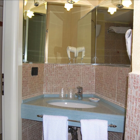 Imagen de la habitación del Hotel Eden, Nápoles. Foto 17