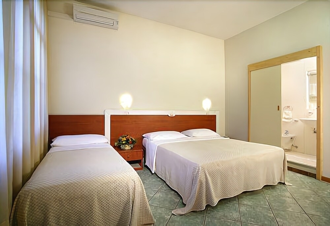 Imagen de la habitación del Hotel Eden, Padua. Foto 12