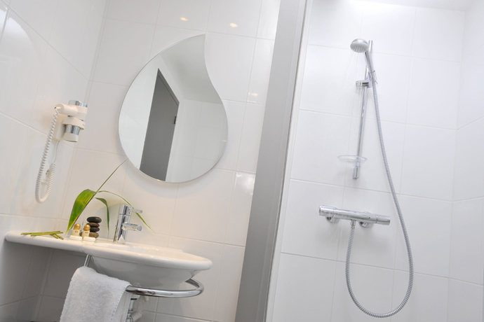 Imagen de la habitación del Hotel Eden Park, BIZANOS. Foto 2