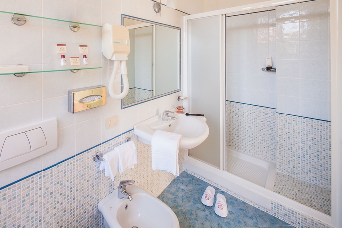 Imagen de la habitación del Hotel Eden Park, Diano Marina. Foto 7