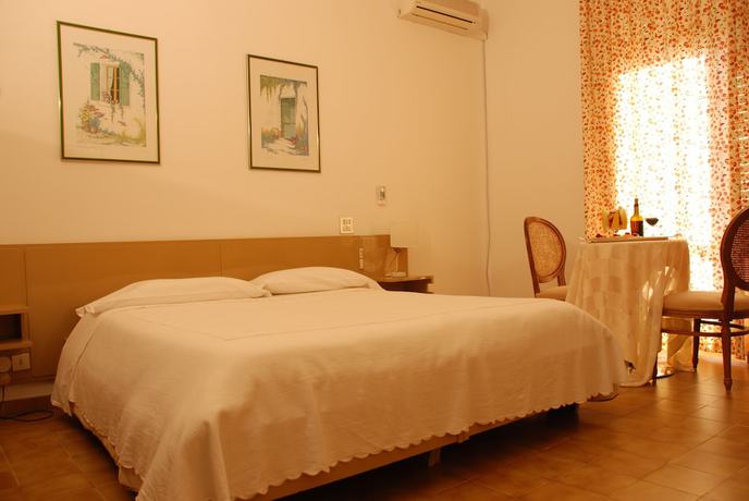 Imagen de la habitación del Hotel Eden Park, Pulsano. Foto 11