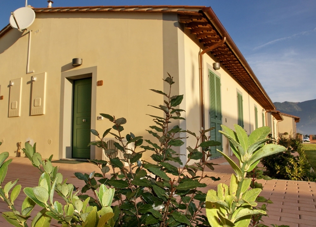 Imagen de los exteriores del Hotel Eden Park Resort. Foto 10