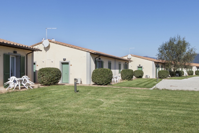 Imagen de los exteriores del Hotel Eden Park Resort. Foto 11