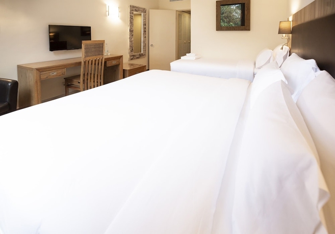 Imagen de la habitación del Hotel Eden Park, Riudellots de la Selva. Foto 6