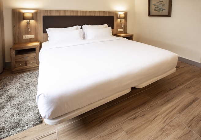 Imagen de la habitación del Hotel Eden Park, Riudellots de la Selva. Foto 9